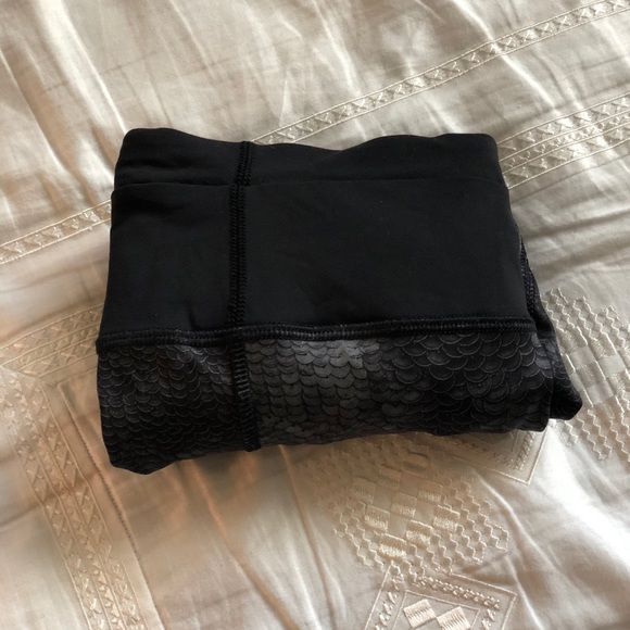 Lululemon Speed Tight II Size 2 - Picture 6 of 6